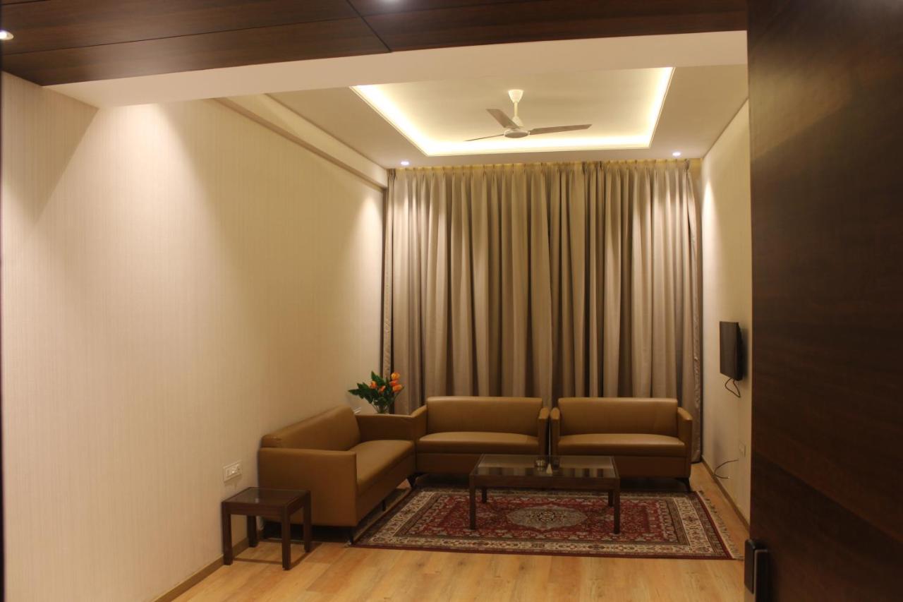Hotel Rajhans Abhinandan ボーパール エクステリア 写真