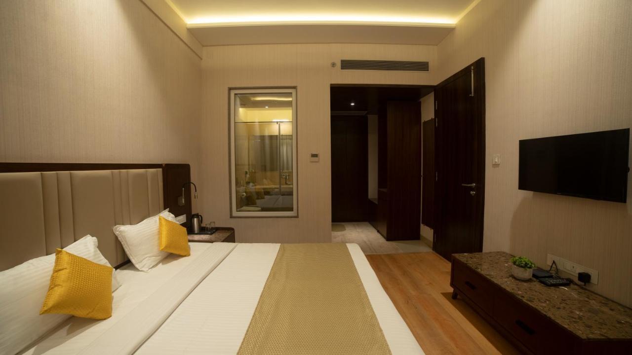 Hotel Rajhans Abhinandan ボーパール エクステリア 写真