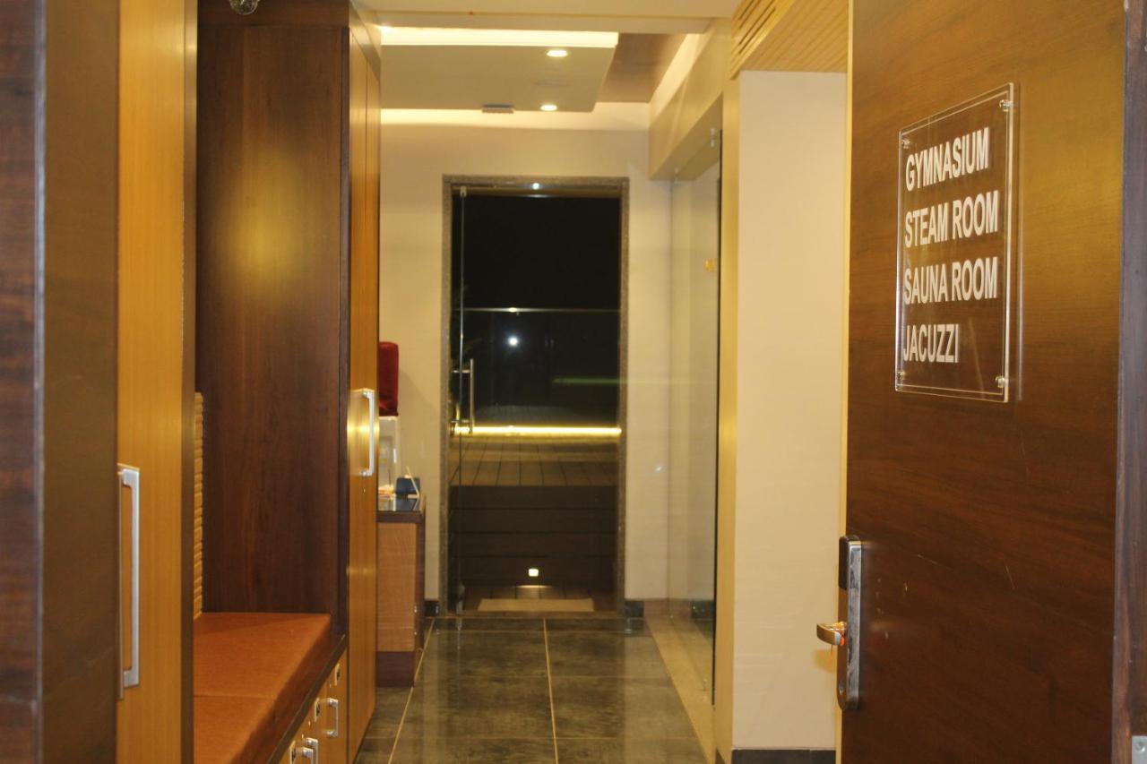 Hotel Rajhans Abhinandan ボーパール エクステリア 写真